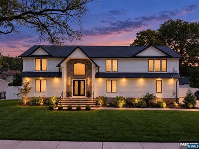 /international/us/207-wilsey-court-paramus-nj-110110379436/