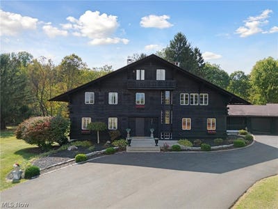 /international/us/550-warner-road-se-vienna-oh-110105836126/