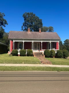 /international/us/308-jones-winona-ms-110103318577/