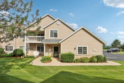 /international/us/1040-river-place-blvd-waukesha-wi-110101259482/