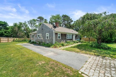 /international/us/4-thach-lane-hyannis-ma-110107876052/