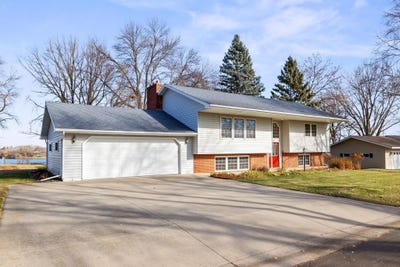 /international/us/362-s-shore-drive-winsted-mn-110103622859/