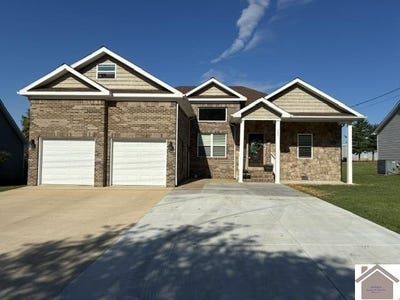 /international/us/205-fairview-drive-mayfield-ky-110108801135/