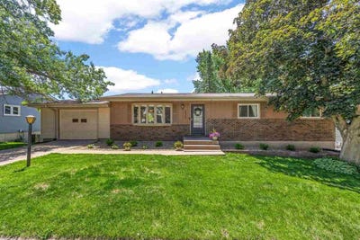 /international/us/333-e-6th-st-solon-ia-110108394473/