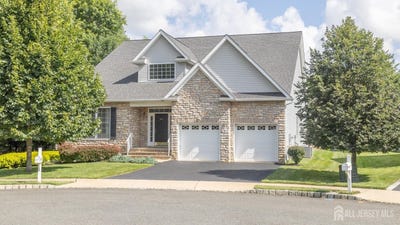 /international/us/448-edinburgh-place-marlboro-nj-110101138228/