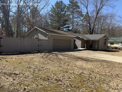 /international/us/2653-candlewood-drive-roscommon-mi-110106955516/