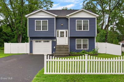 /international/us/19-start-avenue-rensselaer-ny-110109661698/