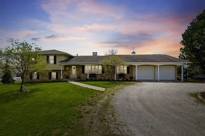 /international/us/5325-herbert-hoover-hwy-ne-westbranch-ia-110107658570/