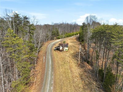 /international/us/1324-hardie-mabe-road-danbury-nc-110105920069/