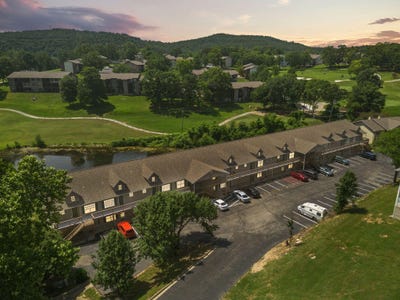 /international/us/31-golfshores-drive-branson-mo-110108570195/