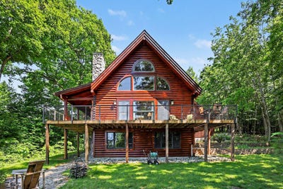 /international/us/8584-w-woodridge-drive-mears-mi-110109026724/
