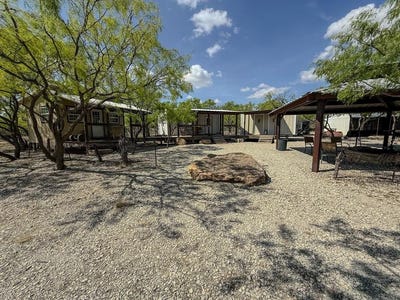 /international/us/1124-county-road-322-voss-tx-110107503708/