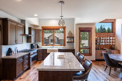 /international/us/30-lake-parkway-south-lake-tahoe-ca-110107255881/