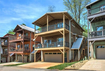 /international/us/12-upstream-way-asheville-nc-110100694387/