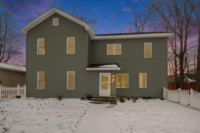 /international/us/604-orchard-street-street-dowagiac-mi-110098046712/