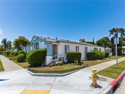 /international/us/12415-cedar-avenue-hawthorne-ca-110101050809/