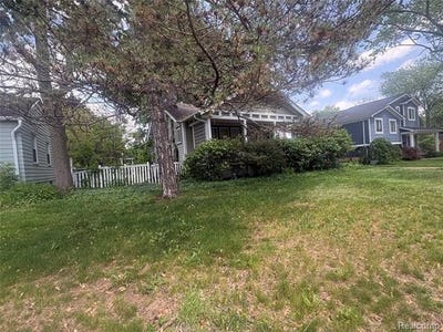 /international/us/2134-beverly-boulevard-berkley-mi-110108193131/