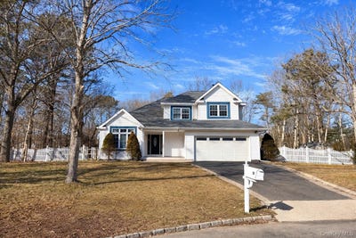 /international/us/10-silver-court-ridge-ny-110105077801/