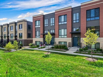/international/us/2333-alumni-drive-schaumburg-il-110106061760/