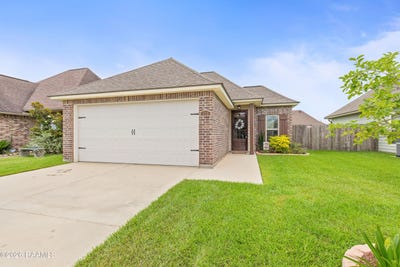 /international/us/113-canton-court-youngsville-la-110120763552/