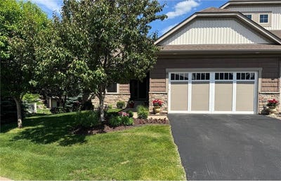 /international/us/10788-lyndale-bluffs-trail-bloomington-mn-110108606571/