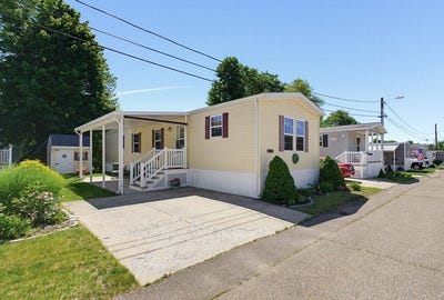 /international/us/300-e-washington-north-attleboro-ma-110108692075/