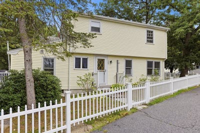 /international/us/107-pond-st-rockland-ma-110119607389/