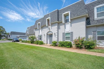 /international/us/11417-n-may-avenue-oklahoma-city-ok-110109136024/