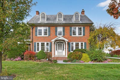 /international/us/379-e-main-street-leola-pa-110104847917/