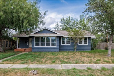 /international/us/615-e-henderson-street-bishop-tx-110101695930/