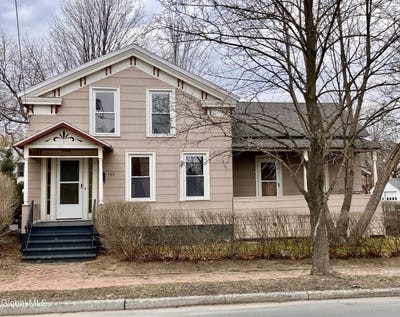 /international/us/163-grand-avenue-saratoga-springs-ny-110106724166/