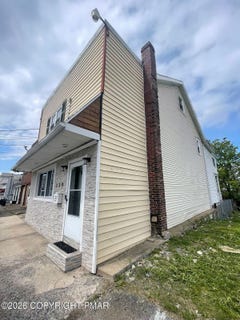 /international/us/239-e-chestnut-street-hazleton-pa-110109104686/