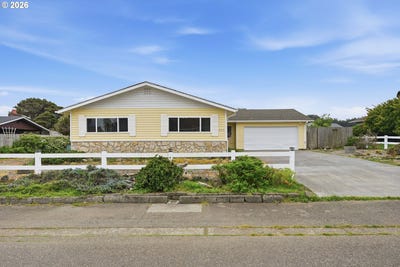 /international/us/835-12th-st-bandon-or-110107264360/