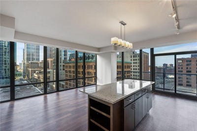 /international/us/465-nicollet-mall-minneapolis-mn-110104967395/