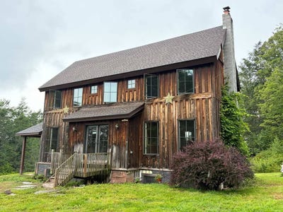 /international/us/397-white-sulphur-rd-swan-lake-ny-110119661276/