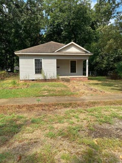 /international/us/402-elm-street-crossett-ar-110101703889/
