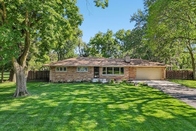 /international/us/11509-parkview-ln-hales-corners-wi-110108981284/
