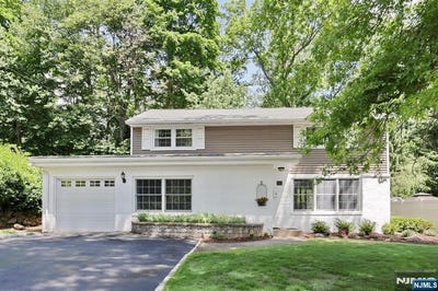 /international/us/153-bergen-avenue-waldwick-nj-110108541441/