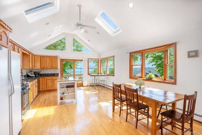 /international/us/1250-2nd-street-new-suffolk-ny-110106298721/