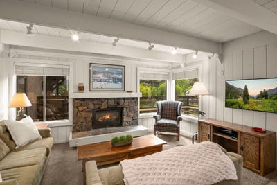 /international/us/1216-villager-condo-dr-sun-valley-id-110097243154/