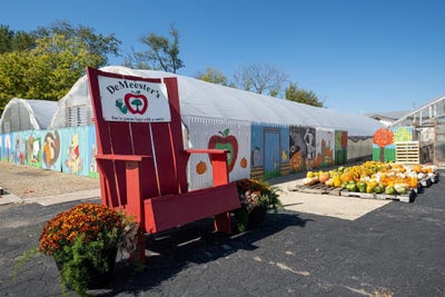 /international/us/1706-s-baileyville-road-freeport-il-110108359960/