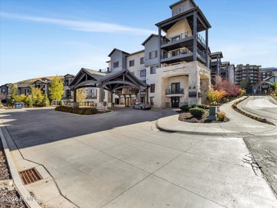 /international/us/2669-canyons-resort-drive-310-a-b-park-city-ut-110108257557/