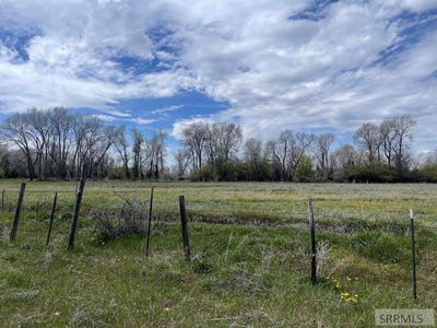 /international/us/parcel-5-yellowstone-hwy-rigby-id-110095085338/