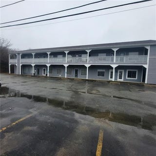 /international/us/5835-post-road-east-greenwich-ri-110098463446/