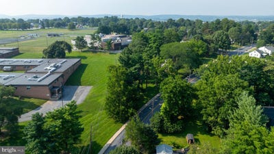 /international/us/148-s-academy-drive-ephrata-pa-110101402647/?lang=en