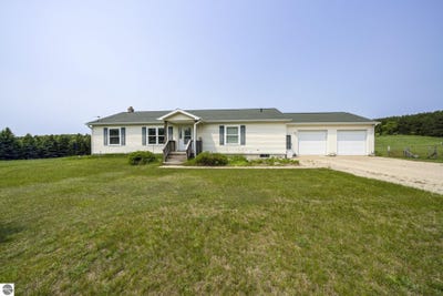 /international/us/7684-honey-hollow-road-bellaire-mi-110100188225/