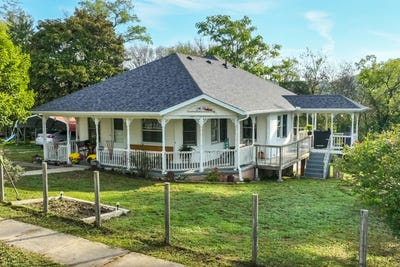 /international/us/204-n-maple-street-galena-mo-110107786332/