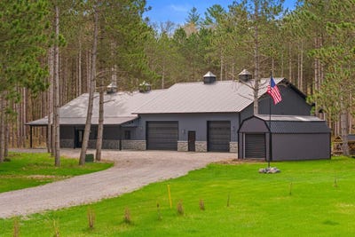 /international/us/222-county-road-z-nekoosa-wi-110107613696/