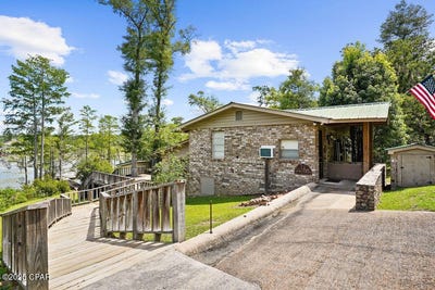 /international/us/2684-lakeview-circle-alford-fl-110100817549/