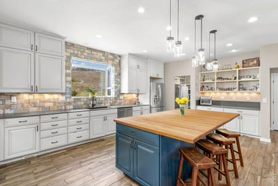 /international/us/2051-stove-prairie-rd-bellvue-co-110108413728/